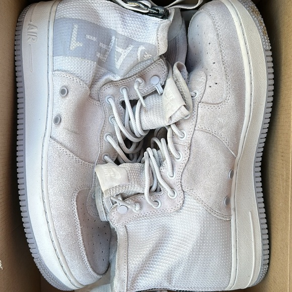 A collection of Nike AF1 and other Nike shoes - Picture 2 of 8